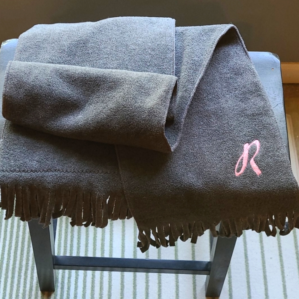 Winter Scarf.  Letter "R"